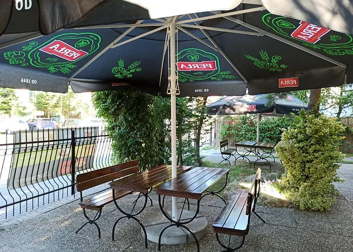 Bursztyn ホームステイ レバル